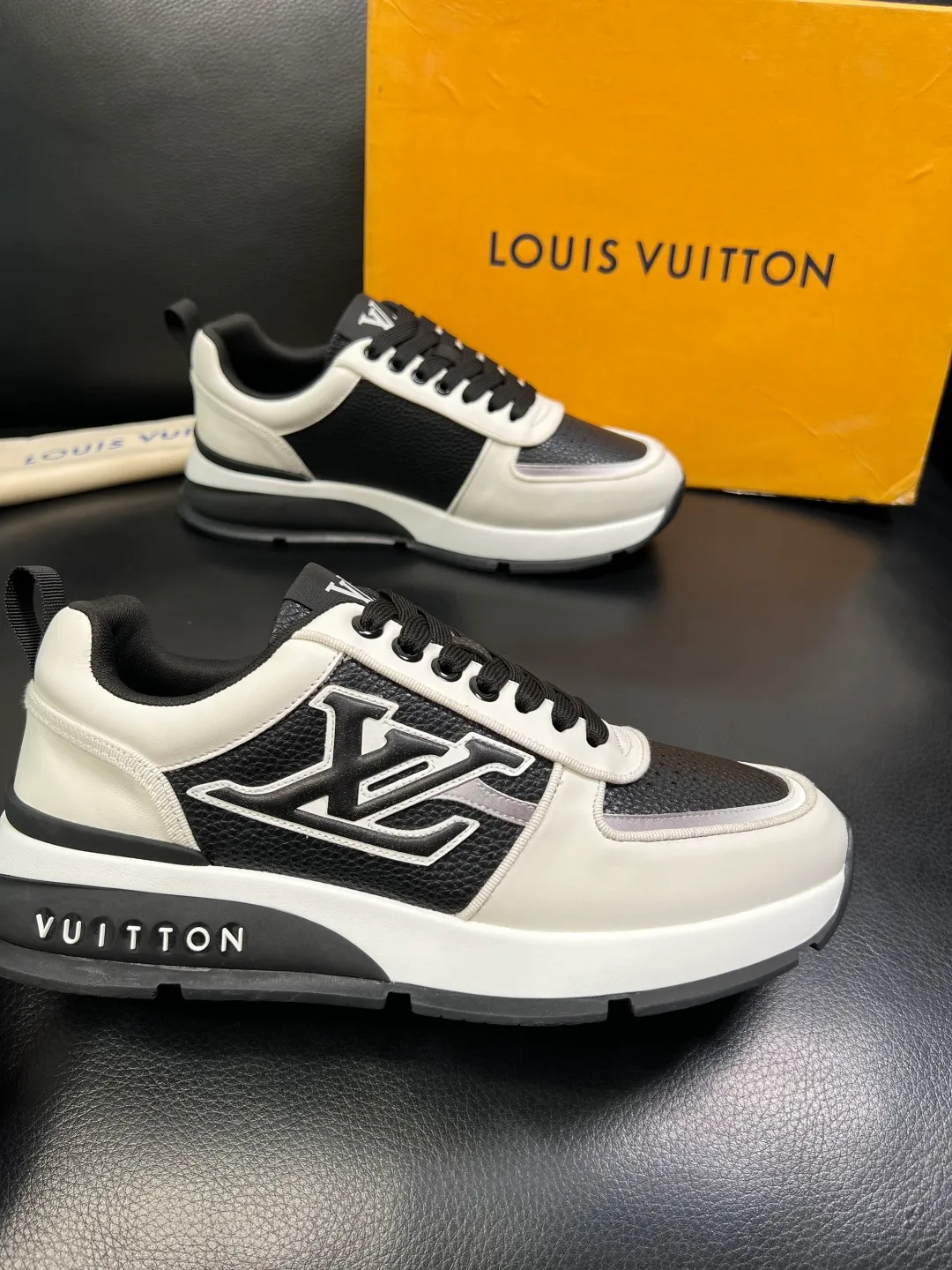 Men's shoes 💰 780 Lv High quality top crafts Louis Vuitton, sports sneakers counter synchronization, uppers imported from Italy, high-quality splicing with colorful and complex crafts, imported lambswool lining soft and comfortable, soles: original soles specially provided by the original factory, T men's shoes 💰U exclusive movable molded soles super comfortable, original and single goods, high quality, welcome to compare, code number 39-44 (customized 38 45)